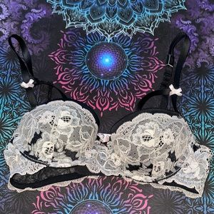 Brand new NEVER WORN black and white push-up bra.